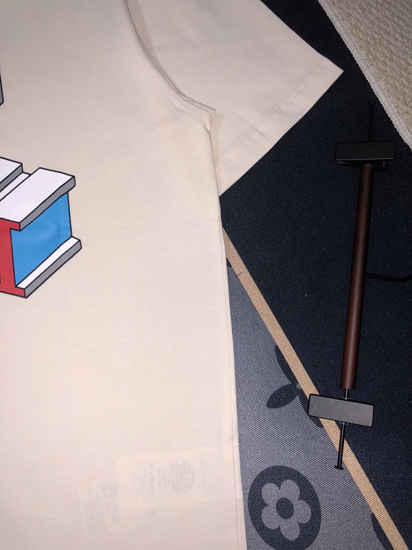 ブランドTシャツ角部分ディテール